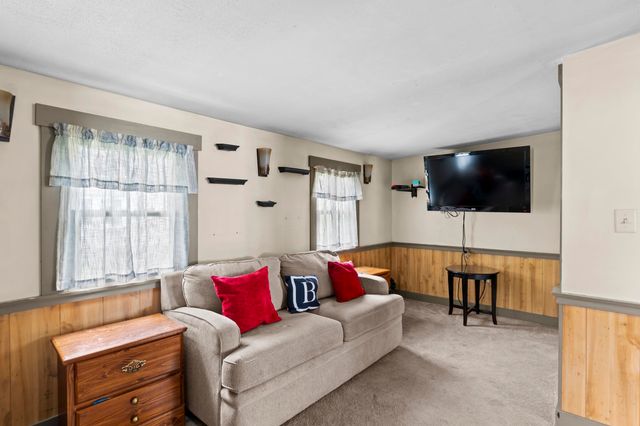 53 Hilton Avenue, Exeter, NH 03833