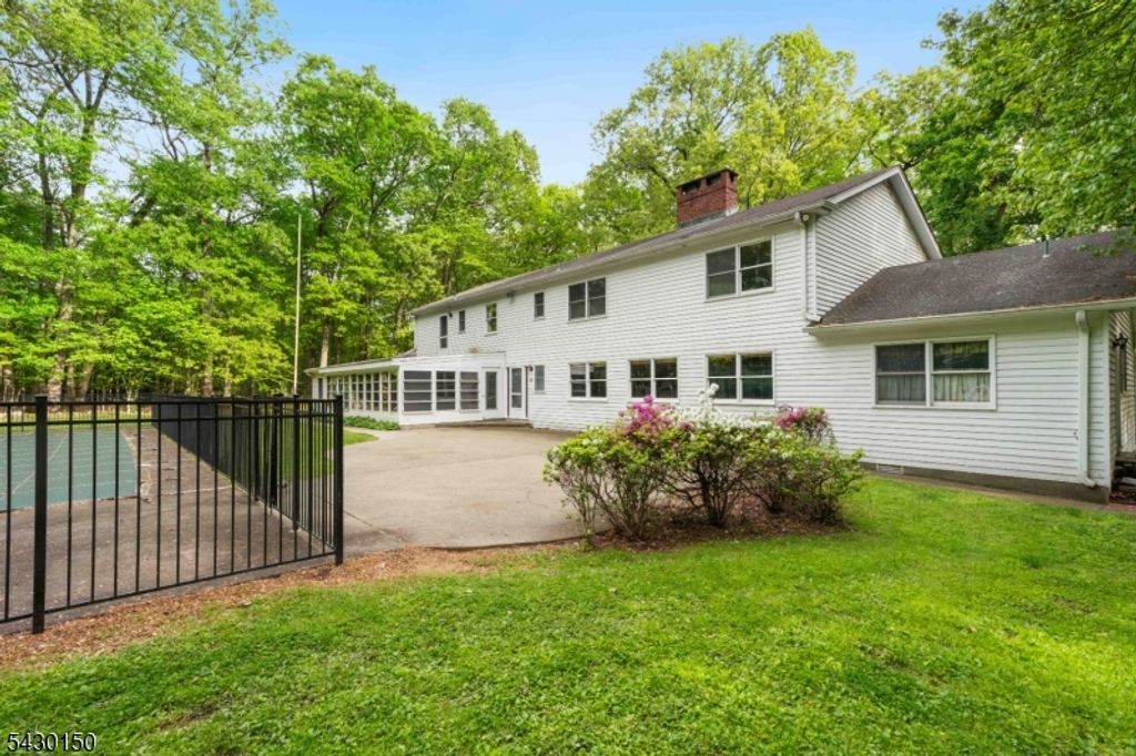 75 Woodcliff Lake Rd, Saddle River Boro, NJ 07458 — photo 4
