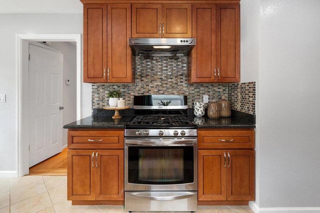 930 Glenview Drive, San Bruno, CA 94066