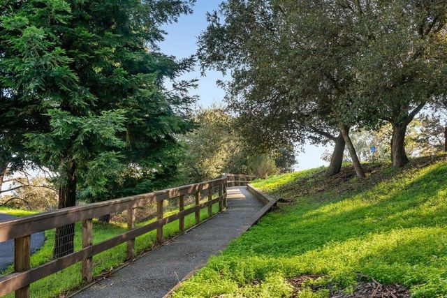 930 Glenview Drive, San Bruno, CA 94066