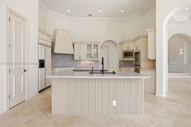 3250 W Stonebrook Circle, Davie, FL 33330