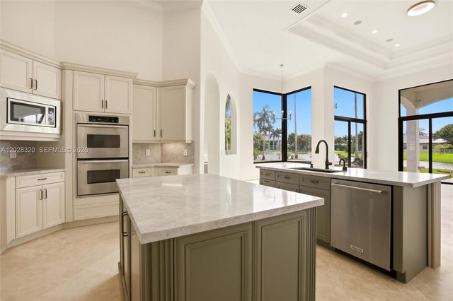 3250 W Stonebrook Circle, Davie, FL 33330