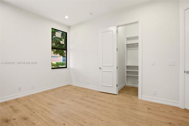 3250 W Stonebrook Circle, Davie, FL 33330