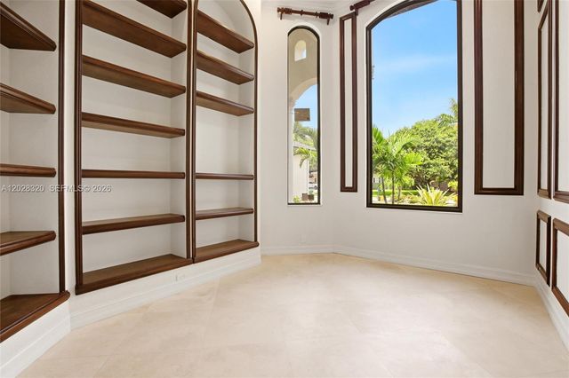 3250 W Stonebrook Circle, Davie, FL 33330