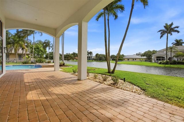 3250 W Stonebrook Circle, Davie, FL 33330