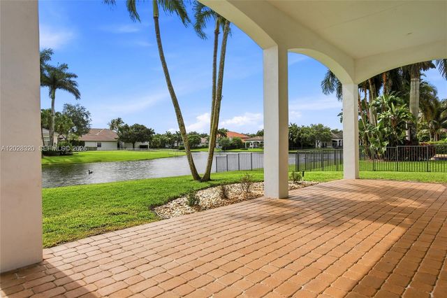 3250 W Stonebrook Circle, Davie, FL 33330