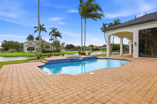 3250 W Stonebrook Circle, Davie, FL 33330