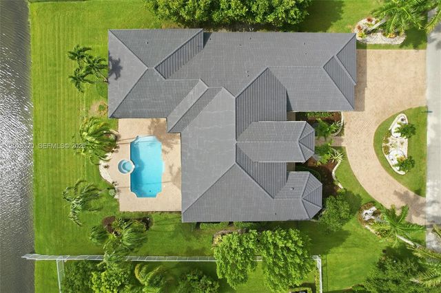 3250 W Stonebrook Circle, Davie, FL 33330