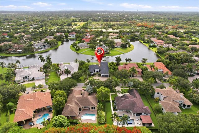 3250 W Stonebrook Circle, Davie, FL 33330