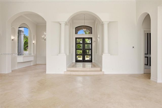 3250 W Stonebrook Circle, Davie, FL 33330