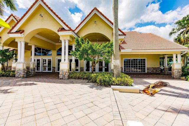 3250 W Stonebrook Circle, Davie, FL 33330