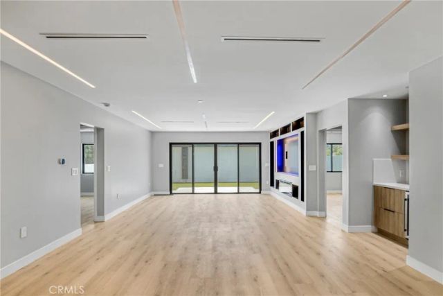 20522 Sherman Way, Winnetka, CA 91306