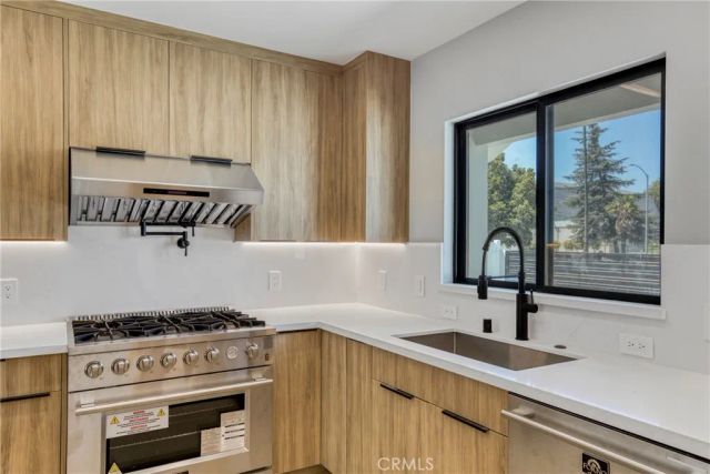 20522 Sherman Way, Winnetka, CA 91306