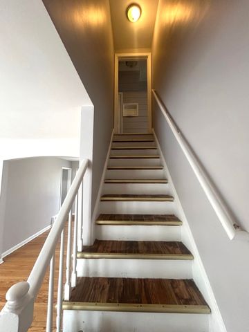 2058 Downey Road, Homewood, IL 60430