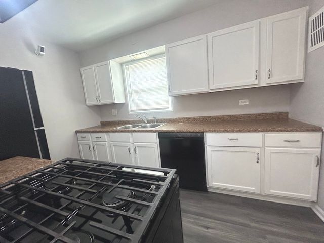 2058 Downey Road, Homewood, IL 60430