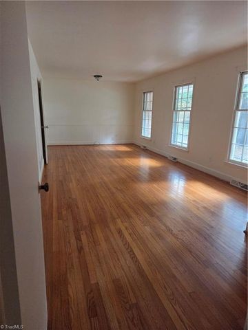 1917 EDGEWOOD Avenue, Burlington, NC 27215