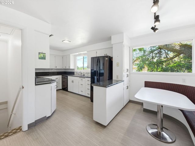 2473 COLUMBIA St, Eugene, OR 97403