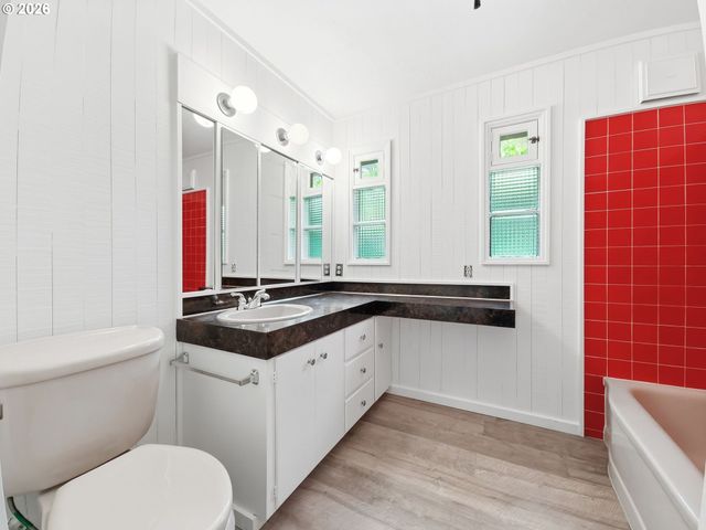 2473 COLUMBIA St, Eugene, OR 97403