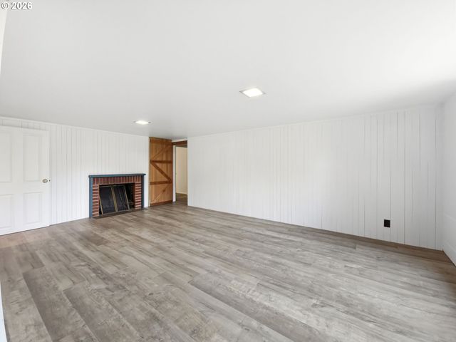 2473 COLUMBIA St, Eugene, OR 97403