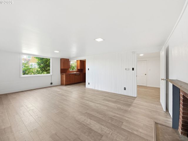 2473 COLUMBIA St, Eugene, OR 97403