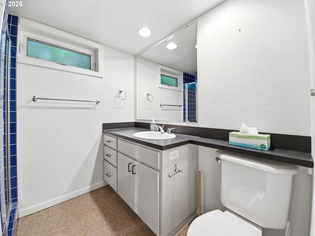 2473 COLUMBIA St, Eugene, OR 97403