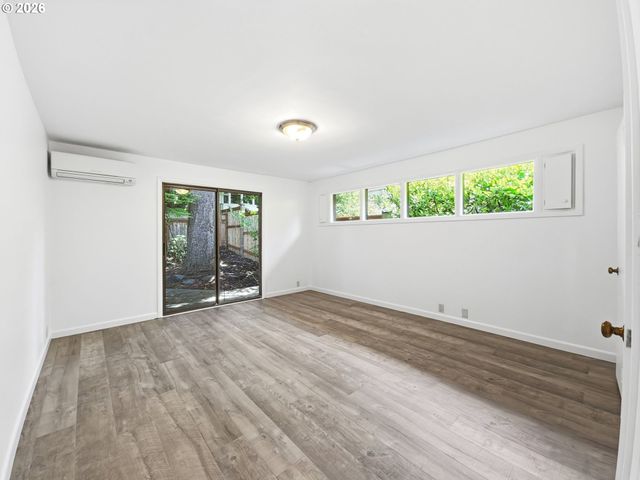 2473 COLUMBIA St, Eugene, OR 97403