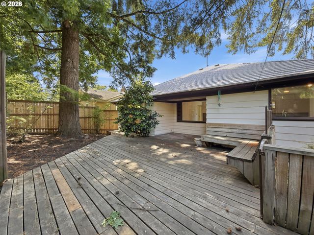 2473 COLUMBIA St, Eugene, OR 97403