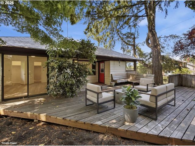 2473 COLUMBIA St, Eugene, OR 97403