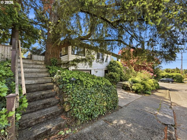 2473 COLUMBIA St, Eugene, OR 97403