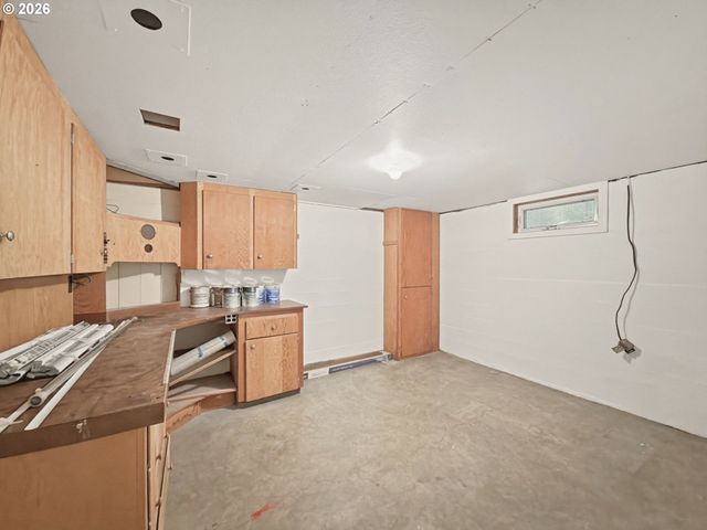 2473 COLUMBIA St, Eugene, OR 97403