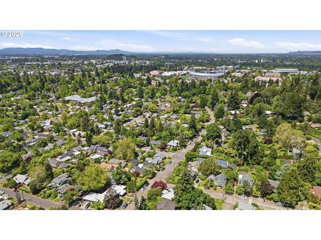 2473 COLUMBIA St, Eugene, OR 97403
