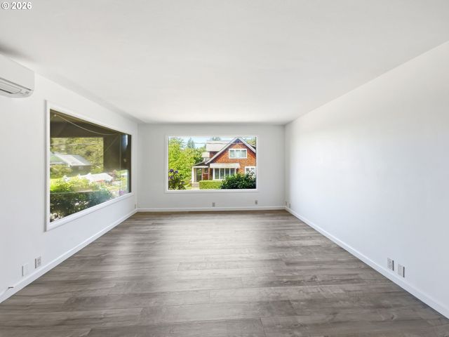 2473 COLUMBIA St, Eugene, OR 97403