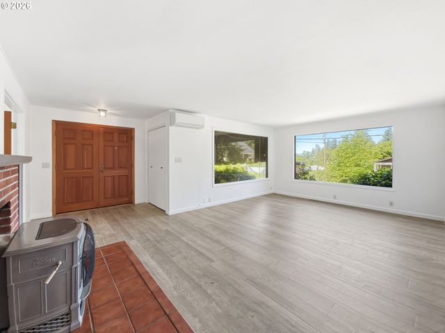 2473 COLUMBIA St, Eugene, OR 97403