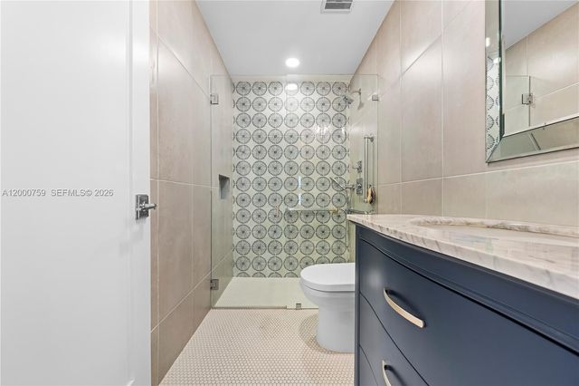 1077 NW 170th Ave, Pembroke Pines, FL 33028