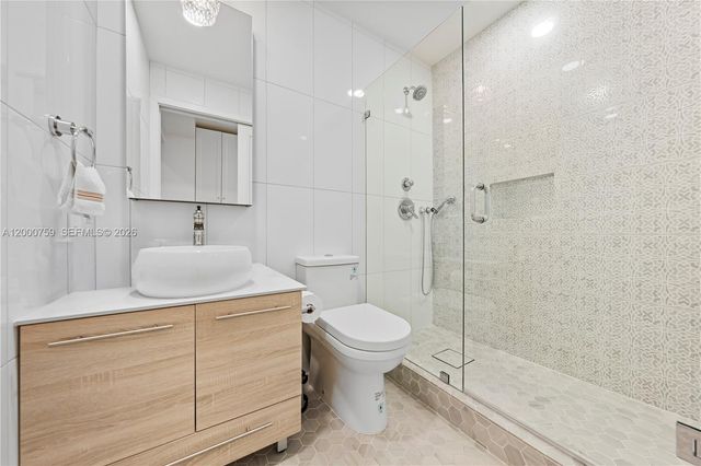 1077 NW 170th Ave, Pembroke Pines, FL 33028