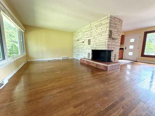 33517 N GREENTREE Road, Grayslake, IL 60030