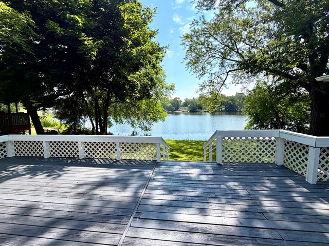33517 N GREENTREE Road, Grayslake, IL 60030
