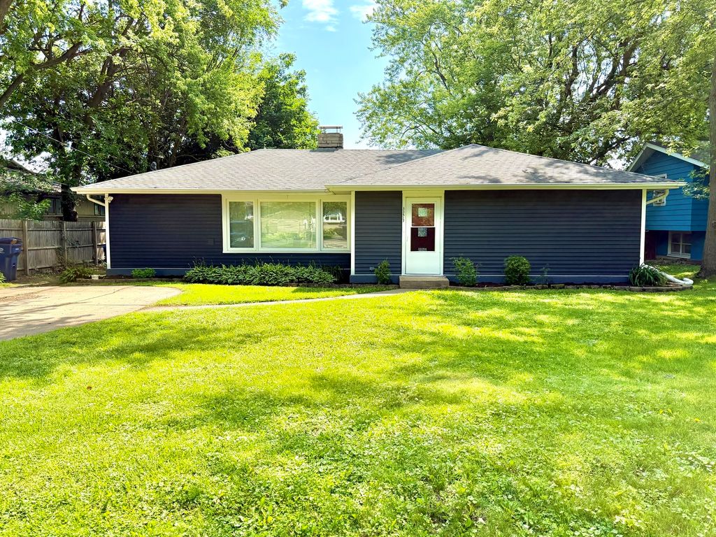 33517 N GREENTREE Road, Grayslake, IL 60030