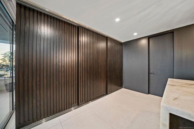 700 Front 2303, San Diego, CA 92101