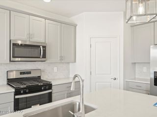 12615 E Remi Drive, Vail, AZ 85641