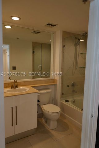 325 S Biscayne Blvd 4220, Miami, FL 33131