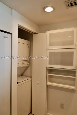325 S Biscayne Blvd 4220, Miami, FL 33131
