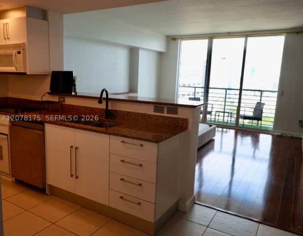 325 S Biscayne Blvd 4220, Miami, FL 33131
