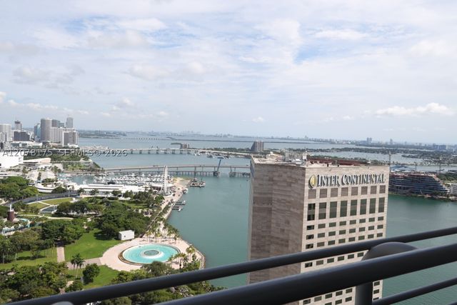 325 S Biscayne Blvd 4220, Miami, FL 33131