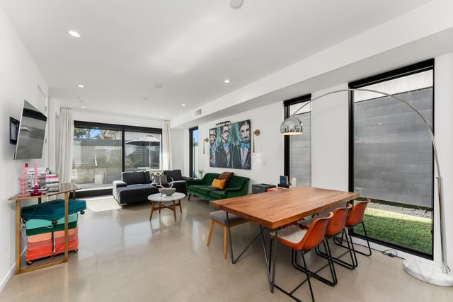 1008 Yale St, Sacramento, CA 95818