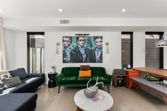 1008 Yale St, Sacramento, CA 95818