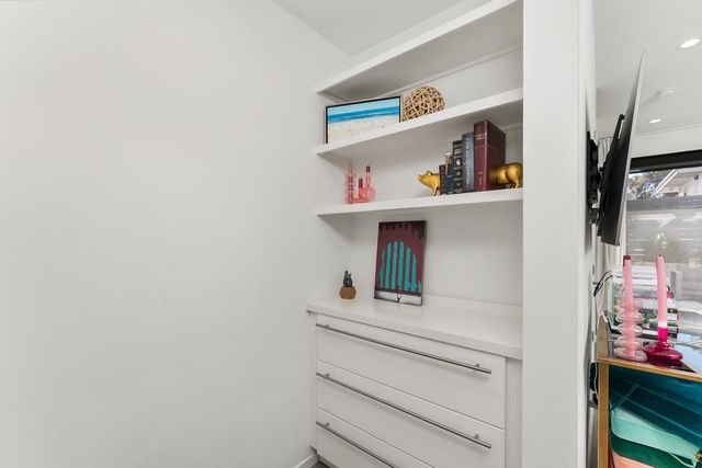 1008 Yale St, Sacramento, CA 95818