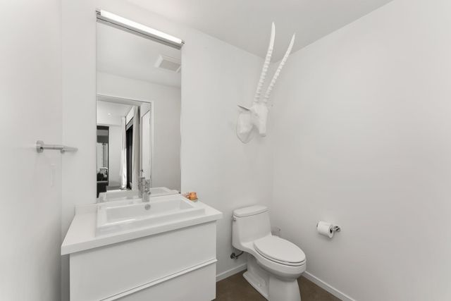 1008 Yale St, Sacramento, CA 95818