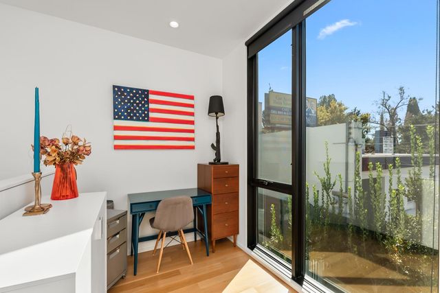 1008 Yale St, Sacramento, CA 95818