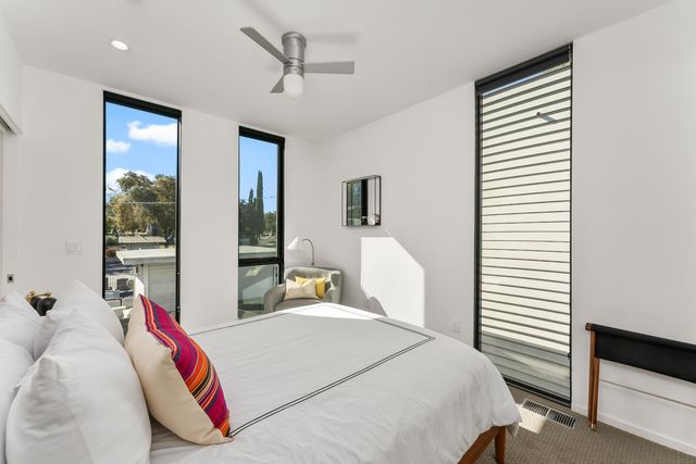 1008 Yale St, Sacramento, CA 95818